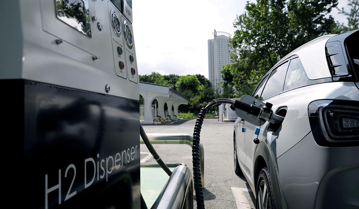Hyundai to offer hydrogen fuel cell versions of all commercial vehicles by 2028