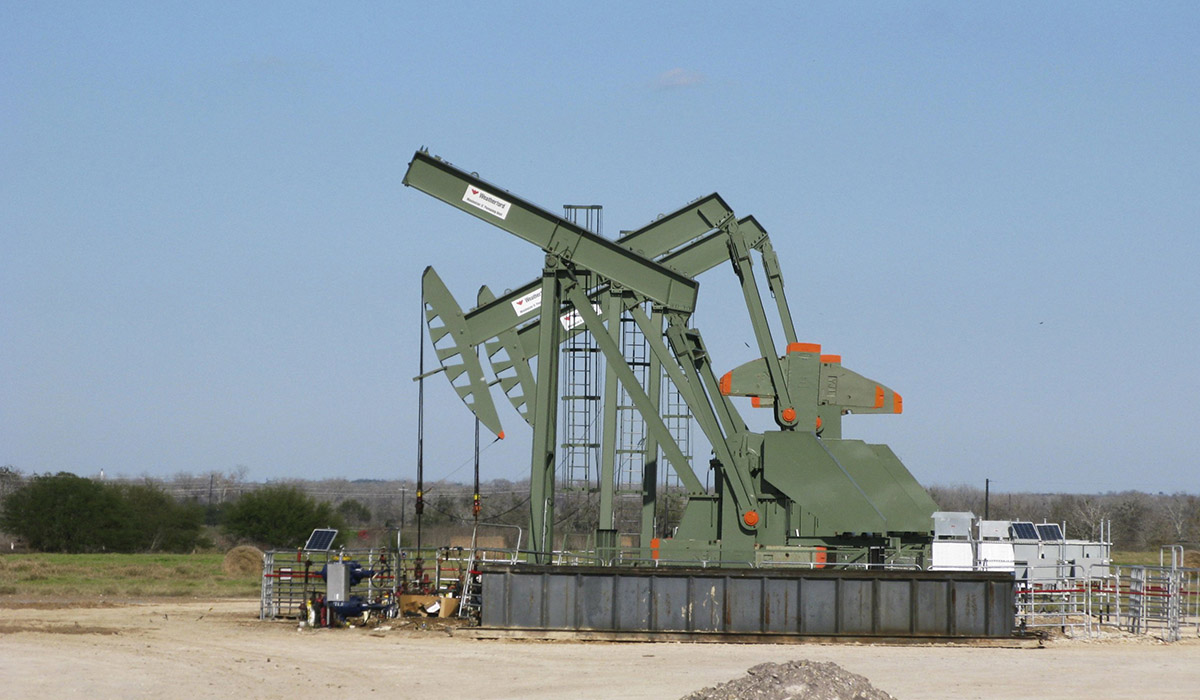 Oil gains for 2nd session as lower U.S. output supports