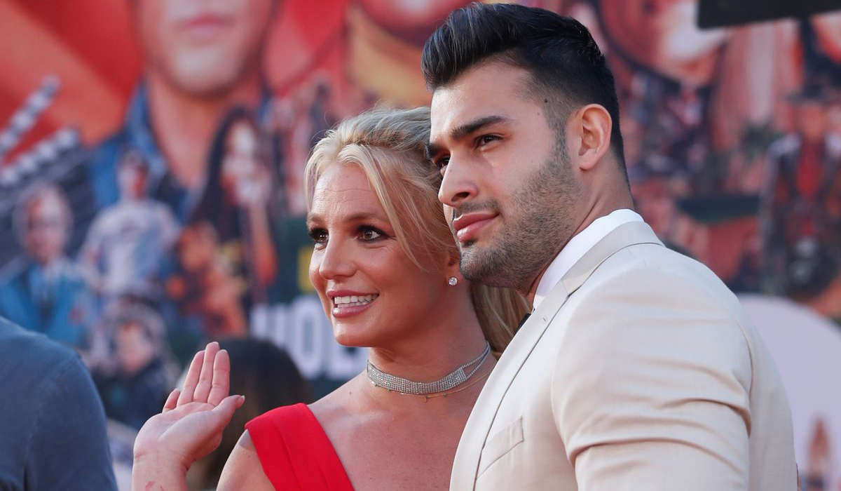 Britney Spears announces engagement to boyfriend Sam Asghari