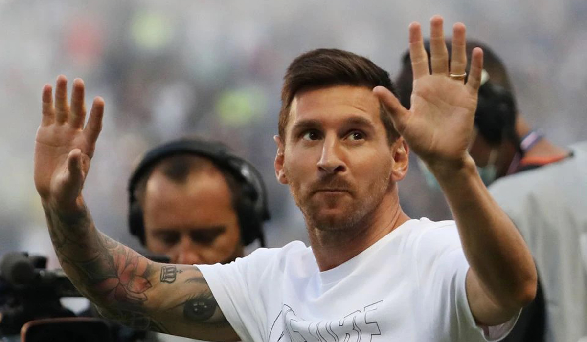 Messi unveiled ahead of PSG match but is not included in match squad