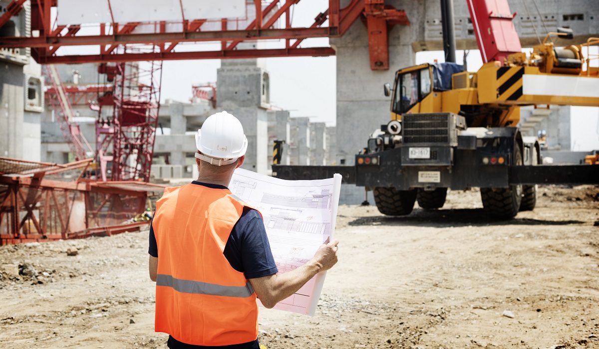 This is the reason why using insulated construction tarpaulins is essential.