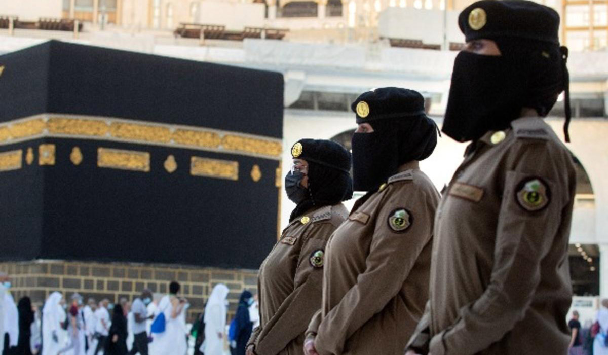 For the first time, Saudi women stand guard in Mecca during haj