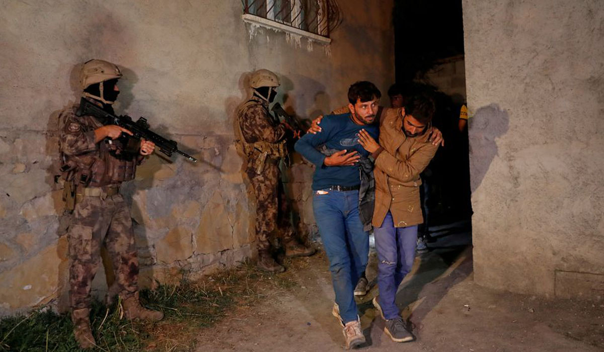 Turkey reinforces border to block any Afghan migrant wave
