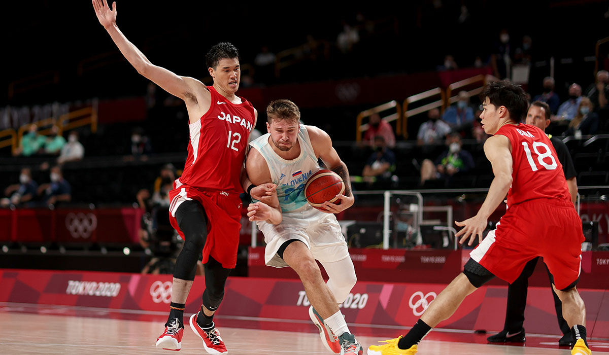 Basketball-Slovenia powers past Japan to go up 2-0